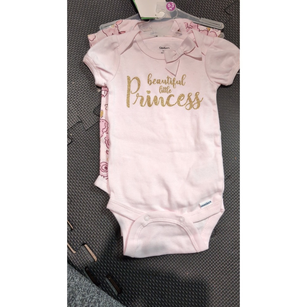 New with tag pink princess Gerber onesie set 0-3 months